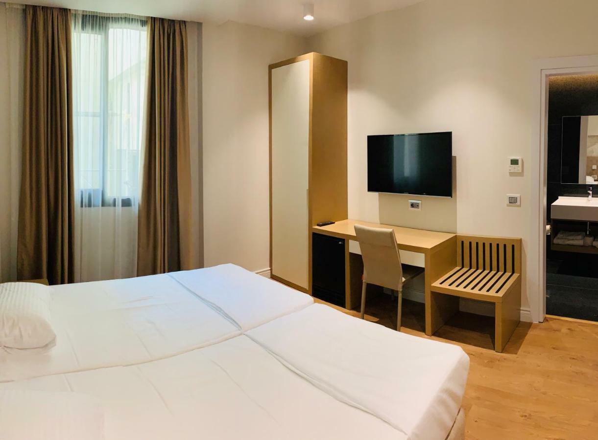 Marina Premium Hotel & Apartment Vlorë Eksteriør billede